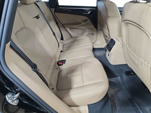 Certified 2025 Porsche Macan image 26