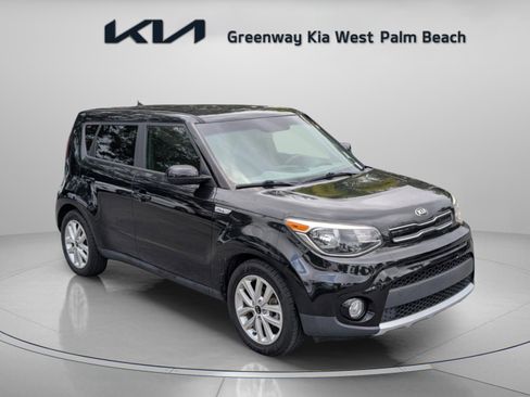 Used 2018 Kia Soul + image 3