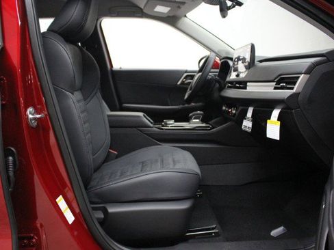 New 2026 Mitsubishi Outlander SE image 18