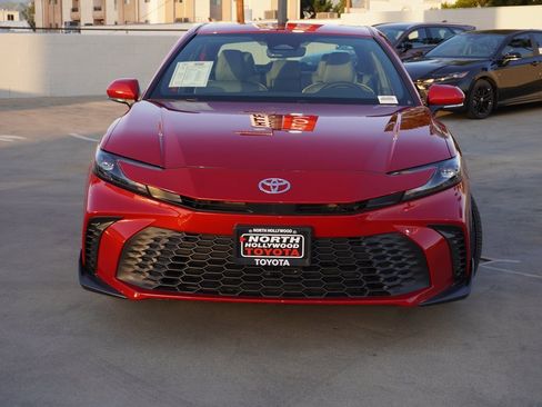 Used 2026 Toyota Camry SE image 3