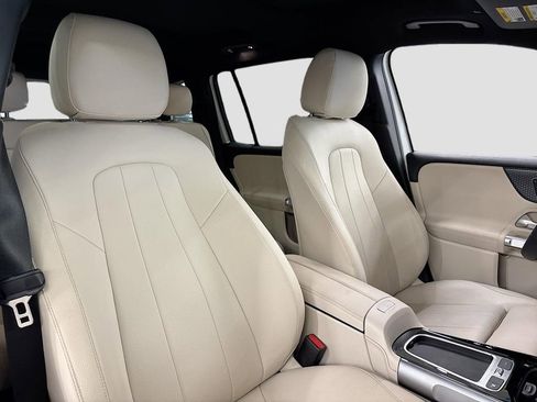 Used 2025 Mercedes-Benz GLB 250 image 15