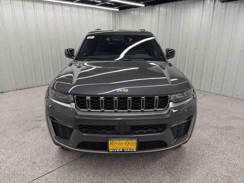 New 2026 Jeep Grand Cherokee L Limited RWD image 2
