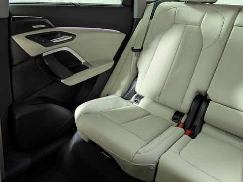 New 2025 Audi Q5 Prestige image 12