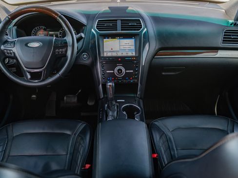 Used 2019 Ford Explorer Platinum AWD/4WD image 21