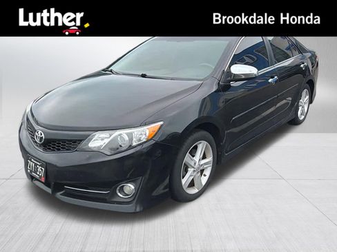 Used 2014 Toyota Camry SE FWD image 1