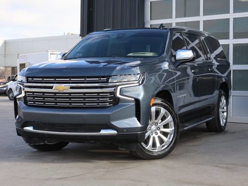 Used 2021 Chevrolet Suburban Premier image 3