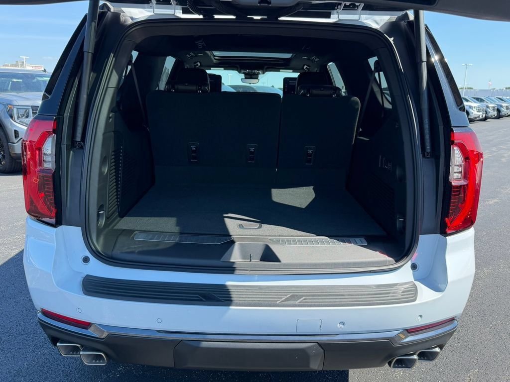 New 2026 GMC Yukon XL Denali Ultimate AWD/4WD image 11