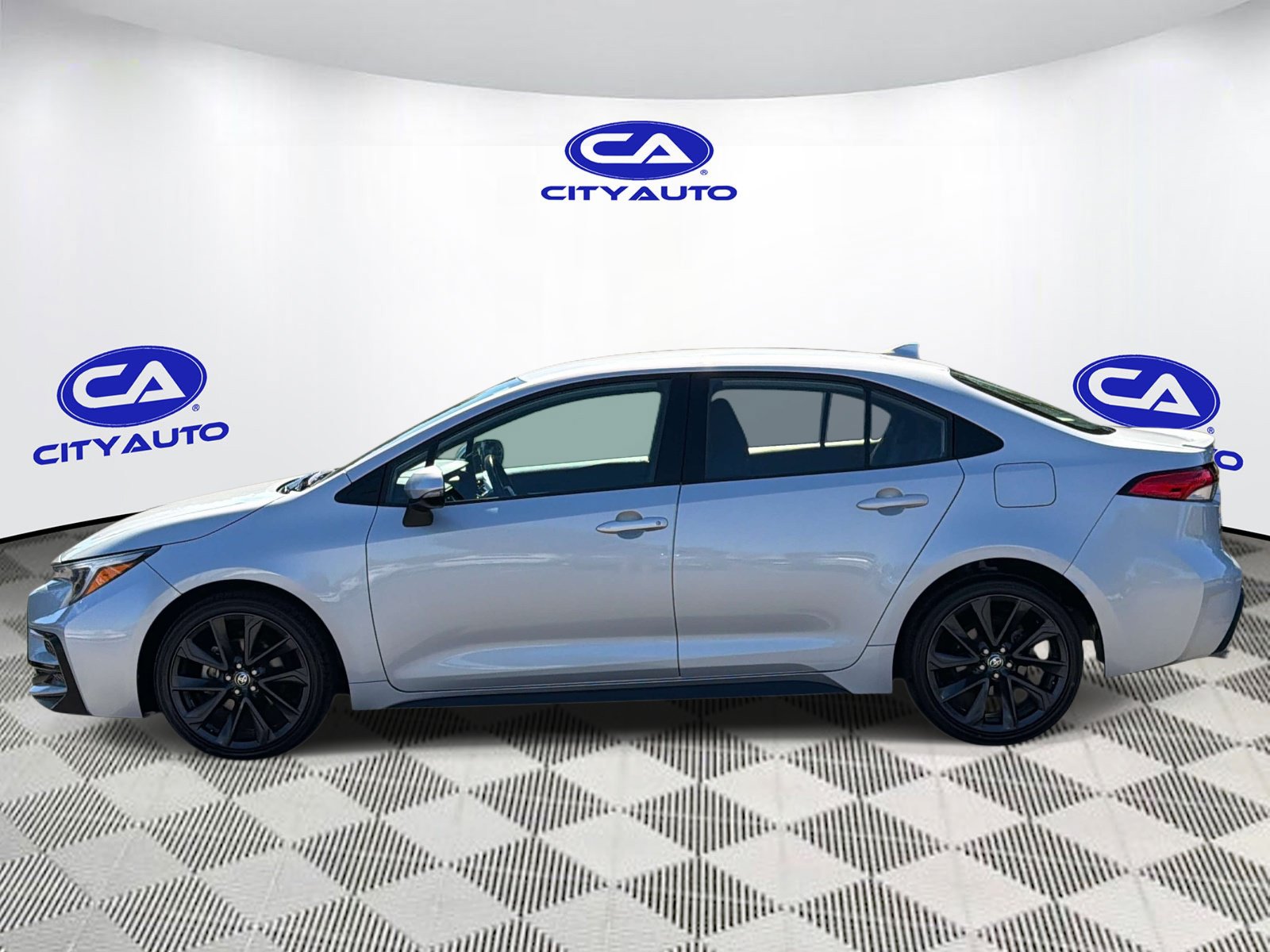 Used 2024 Toyota Corolla SE FWD image 7