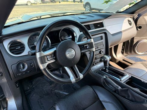 Used 2010 Ford Mustang GT RWD image 11