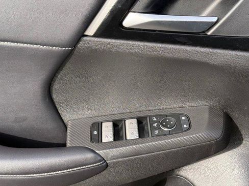 Used 2024 Mitsubishi Outlander SE image 19