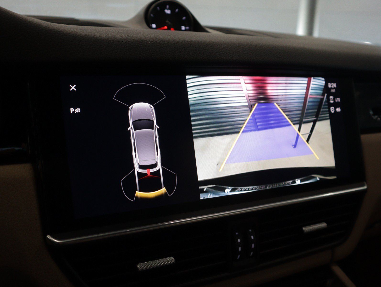 Certified 2022 Porsche Cayenne AWD/4WD image 26