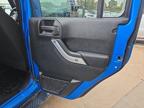 Used 2015 Jeep Wrangler Unlimited Sahara w/ Connectivity Group image 73