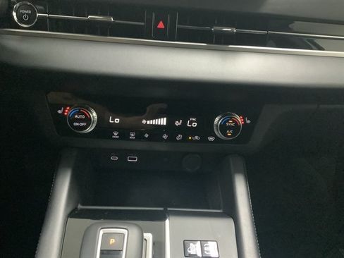 Used 2025 Mitsubishi Outlander 4WD Plug-In Hybrid image 35