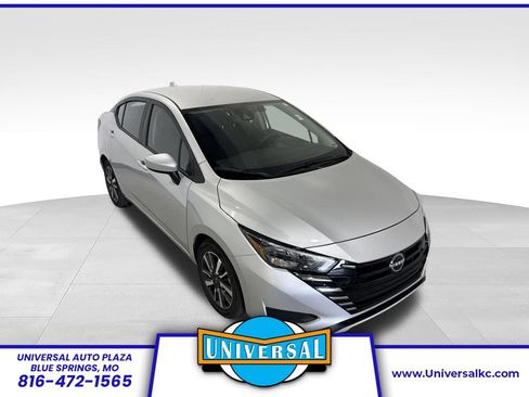 Used 2025 Nissan Versa SV FWD image 1