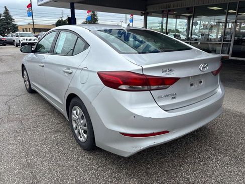 Used 2017 Hyundai Elantra SE image 7