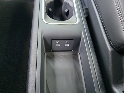 New 2025 Nissan Armada SL w/ Captain's Chari Seat Package image 17