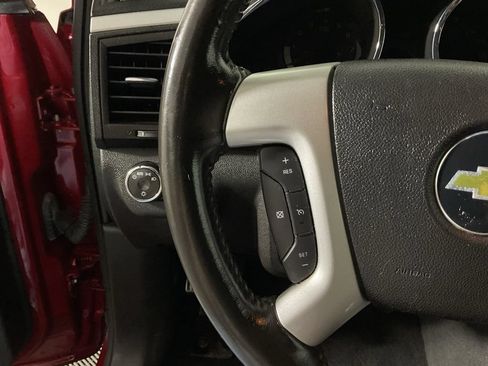 Used 2012 Chevrolet Traverse LT FWD image 21