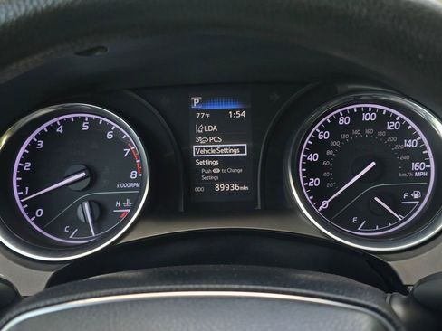 Used 2019 Toyota Camry LE FWD image 27