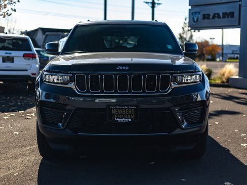 New 2025 Jeep Grand Cherokee Laredo X w/ Trailer Tow Package image 5
