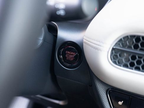 Certified 2026 Honda HR-V EX-L image 28