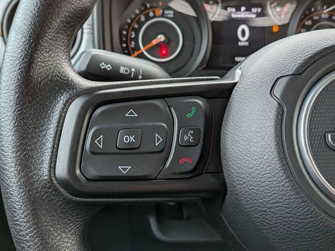 Used 2024 Jeep Gladiator Sport image 19