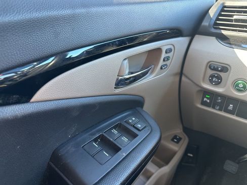 Used 2021 Honda Pilot Touring image 16