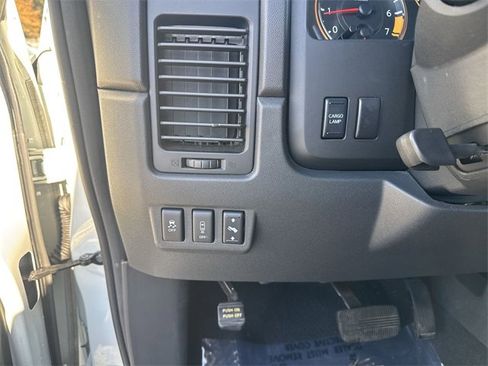 Used 2013 Nissan Titan SL w/ Moonroof Pkg image 25