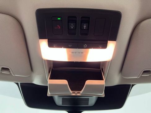 Used 2025 Nissan Pathfinder Platinum w/ Black Appearance Package FWD image 37