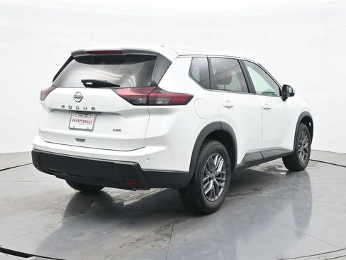 Used 2026 Nissan Rogue SV AWD/4WD image 5