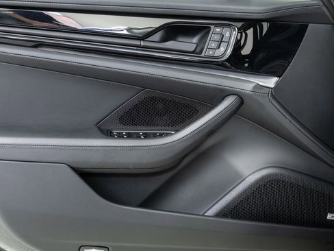 Certified 2025 Porsche Panamera 4 image 6