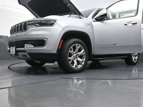 Used 2022 Jeep Wagoneer Series II AWD/4WD image 33