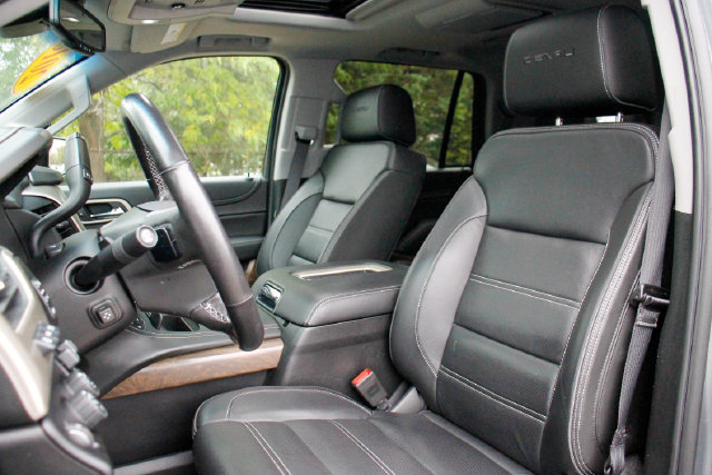 Used 2018 GMC Yukon Denali w/ Denali Ultimate Package AWD/4WD image 31