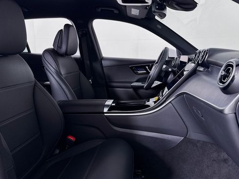 Certified 2025 Mercedes-Benz GLC 300 GLC 300 image 7