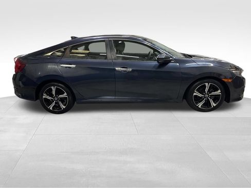 Used 2018 Honda Civic Touring image 6