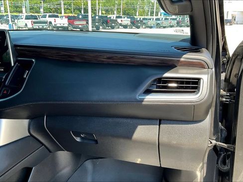 Used 2021 Chevrolet Tahoe Z71 w/ Rear Media and Nav Package AWD/4WD image 16