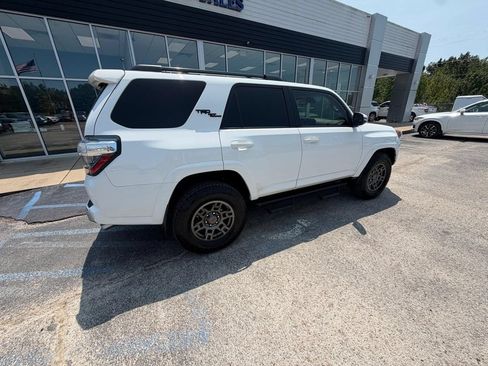 Used 2020 Toyota 4Runner TRD Off-Road Premium w/ TRD Performance Package AWD/4WD image 5