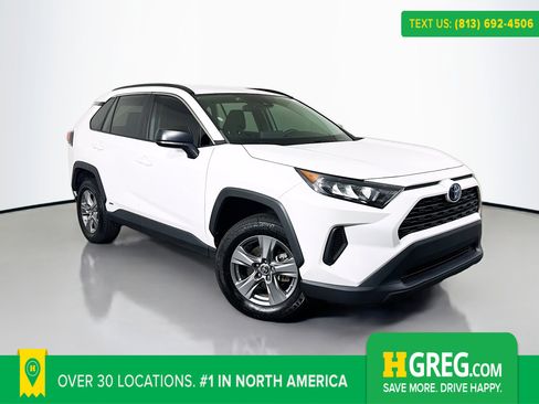Used 2022 Toyota RAV4 LE image 1