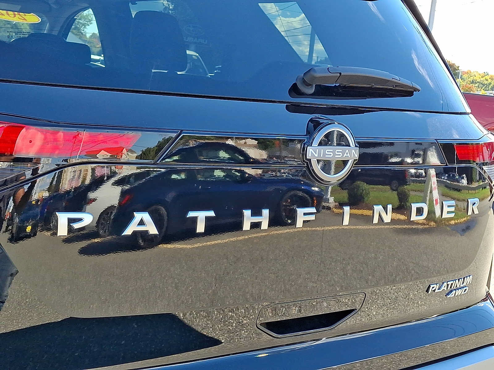 Used 2024 Nissan Pathfinder Platinum w/ Cargo Package AWD/4WD image 35