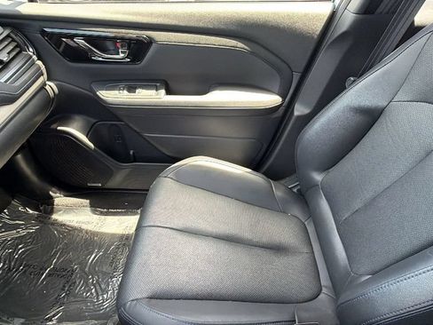 Certified 2025 Subaru Forester Limited AWD/4WD image 12