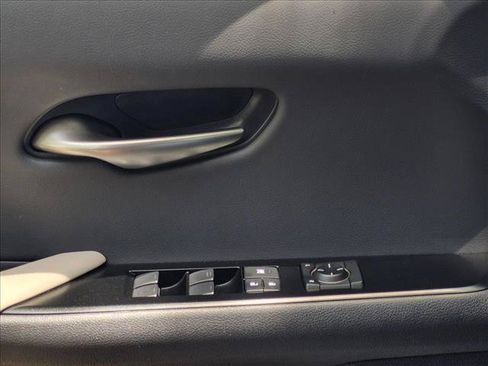 Used 2024 Lexus UX 250h FWD image 2