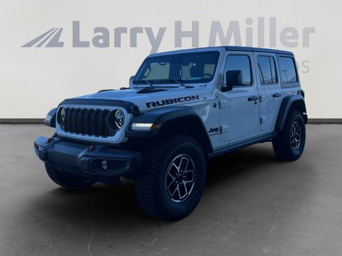 Used 2024 Jeep Wrangler Unlimited Rubicon w/ Convenience Group image 1