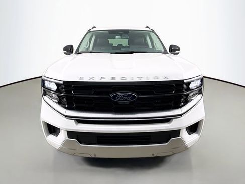 New 2025 Ford Expedition Platinum w/ Platinum Ultimate Package AWD/4WD image 2