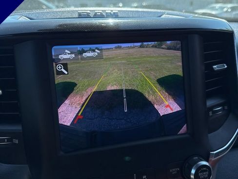 Used 2019 RAM 2500 Laramie w/ Black Appearance Package AWD/4WD image 32