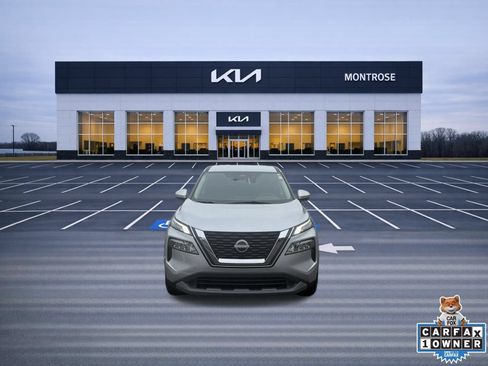 Used 2023 Nissan Rogue SV AWD/4WD image 2