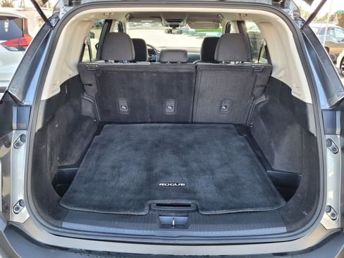 Used 2023 Nissan Rogue SV image 20