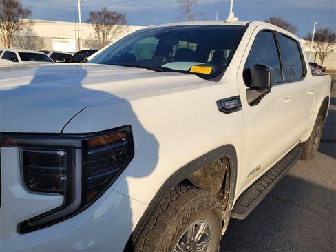 Used 2024 GMC Sierra 1500 AT4 w/ Technology Package image 10