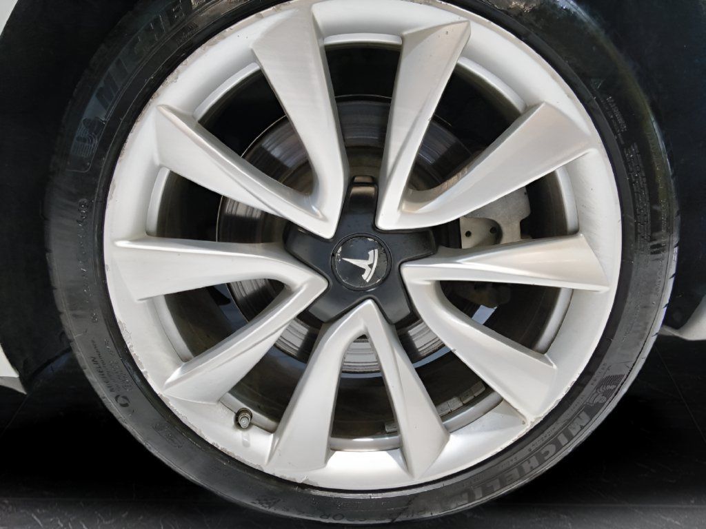 Used 2018 Tesla Model 3 Long Range AWD/4WD image 30