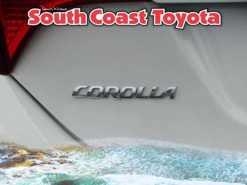 Used 2018 Toyota Corolla XSE image 10