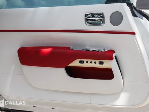 Used 2019 Rolls-Royce Wraith RWD image 20