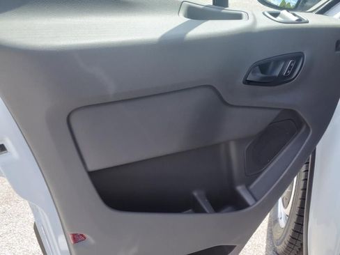 New 2025 Ford Transit 250 148 Medium Roof image 8